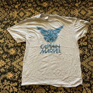 Used caption marvel tee size large
